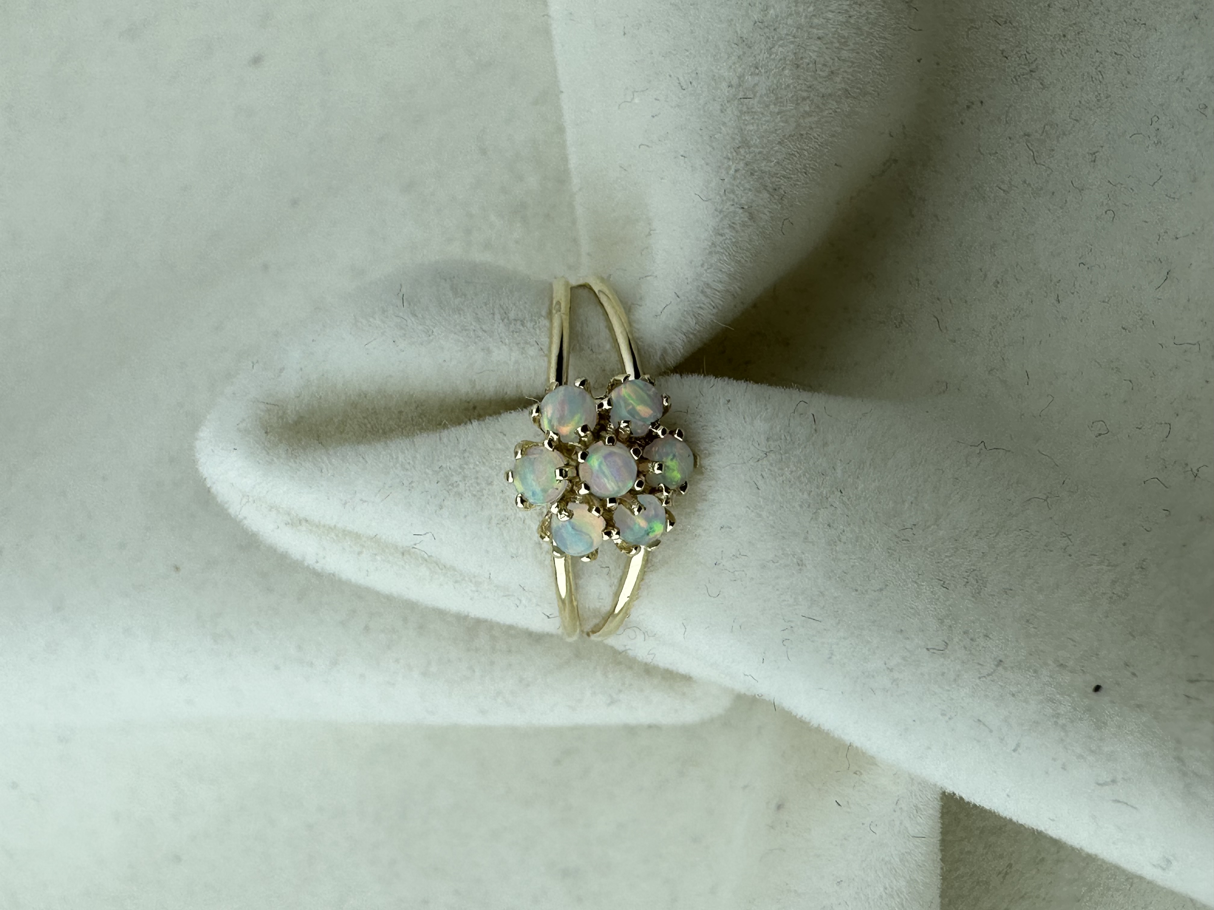 Vintage Tasarım Opal Taşlı Çiçek Yüzük