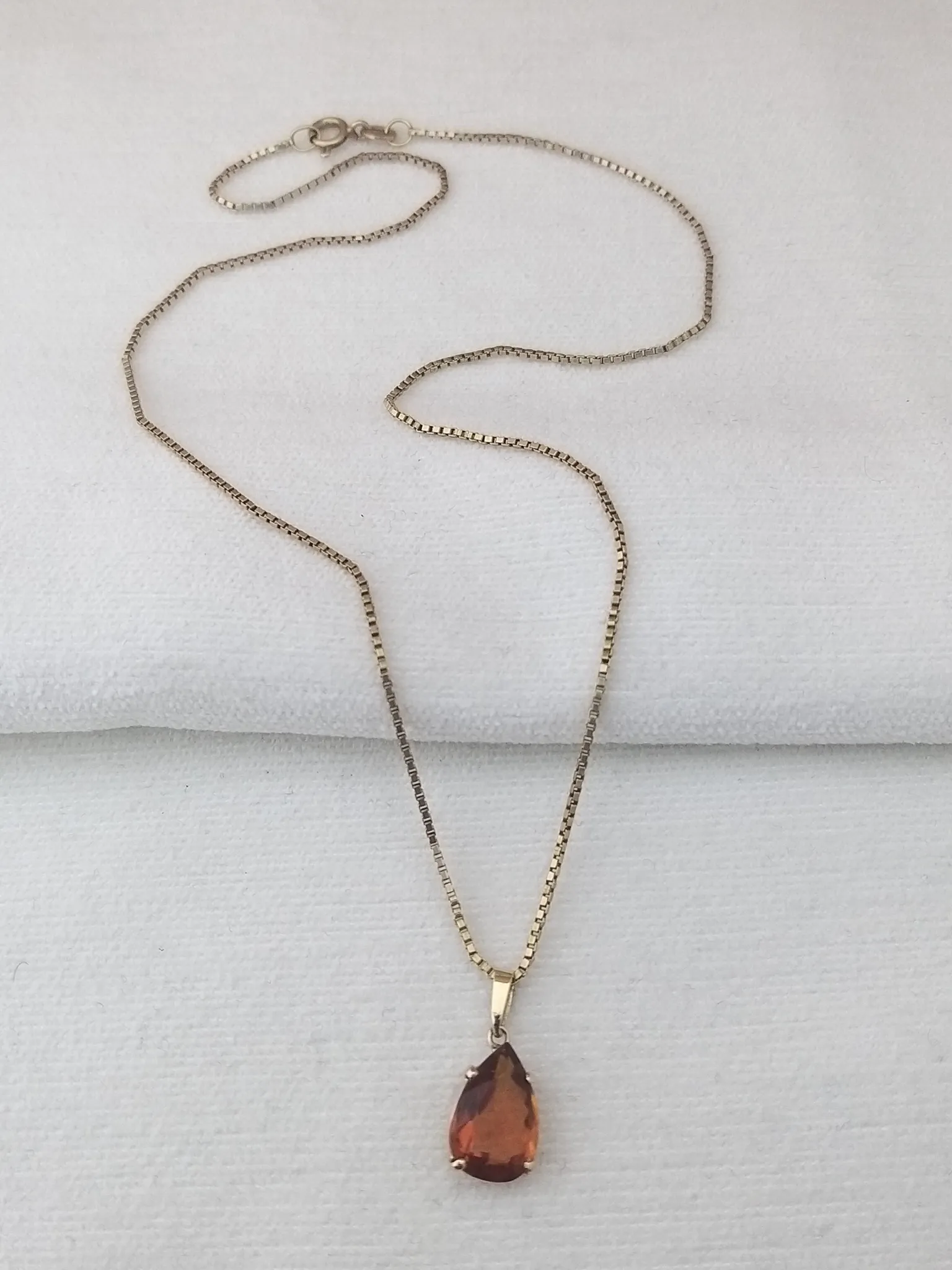 Vintage Tasarım Topaz Taşlı DamlaModel Kolye